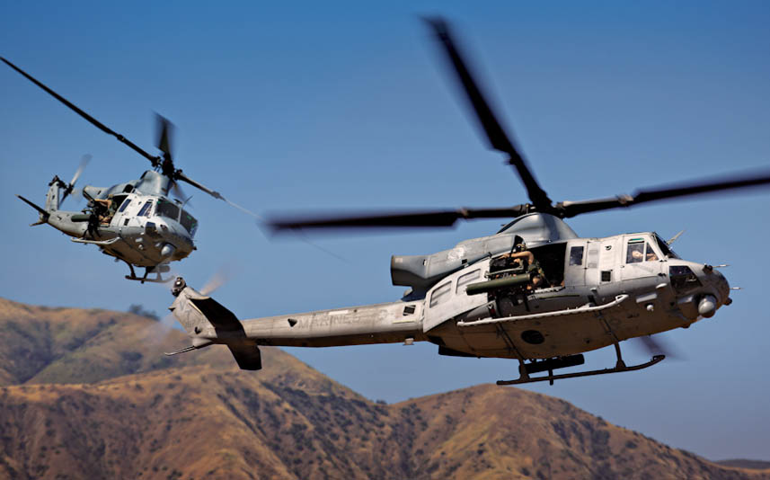 Krásný letový záběr na dvojici UH-1Y Venom US Marines